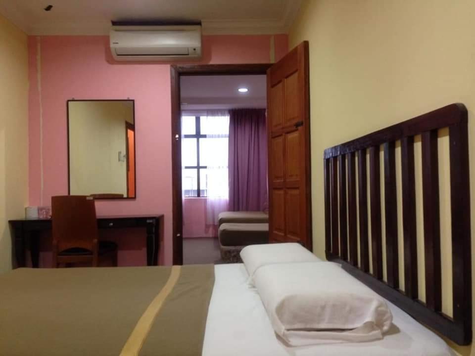 Hotel Nawar Pasir Mas Экстерьер фото