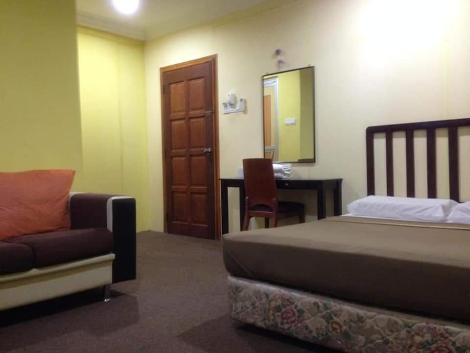Hotel Nawar Pasir Mas Экстерьер фото