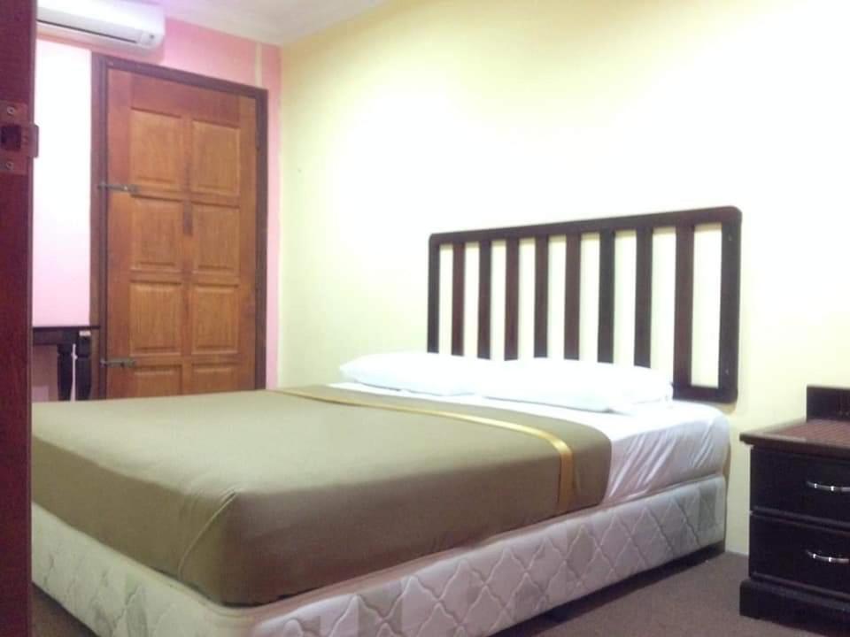 Hotel Nawar Pasir Mas Экстерьер фото