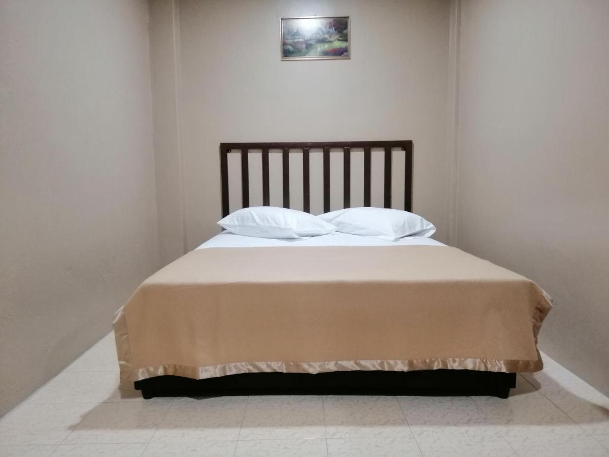 Hotel Nawar Pasir Mas Экстерьер фото