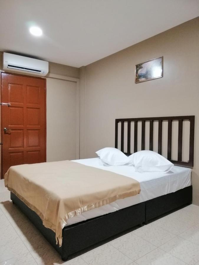 Hotel Nawar Pasir Mas Экстерьер фото